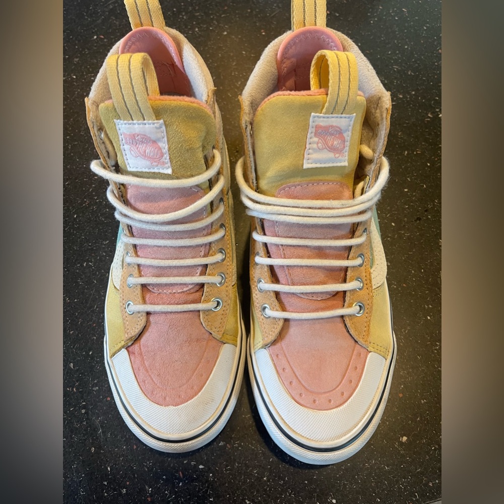 Vans High MTE Pastel Women’s 8.5